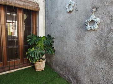 VENTA DE CASA 4 AMBIENTES CON GARAGE EN BECCAR