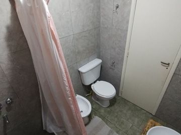 VENTA DE CASA 4 AMBIENTES CON GARAGE EN BECCAR