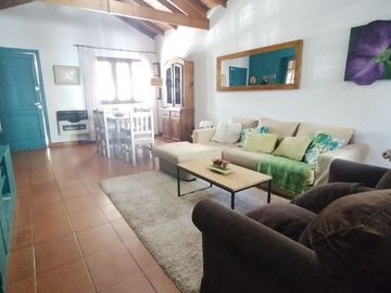 VENTA DE CASA 4 AMBIENTES CON GARAGE EN BECCAR