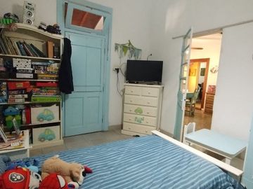 VENTA DE CASA 4 AMBIENTES CON GARAGE EN BECCAR
