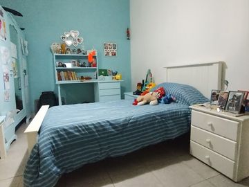 VENTA DE CASA 4 AMBIENTES CON GARAGE EN BECCAR