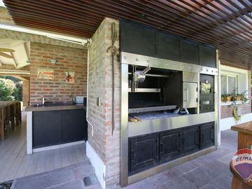 RETASADA! Casa de Revista 6 amb. 350mts, Mayling.