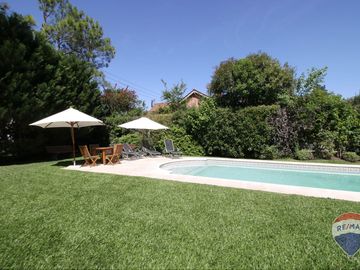 RETASADA! Casa de Revista 6 amb. 350mts, Mayling.