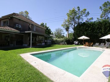 RETASADA! Casa de Revista 6 amb. 350mts, Mayling.