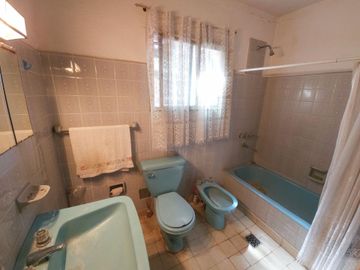 Venta 2 casas en 1 y Local. Ideal Inversión.