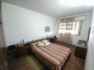 Venta 2 casas en 1 y Local. Ideal Inversión.