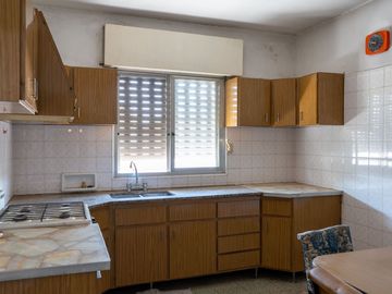 Venta 2 casas en 1 y Local. Ideal Inversión.