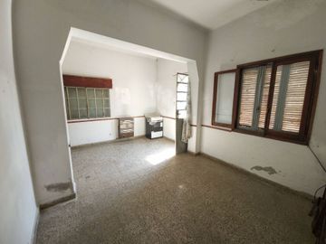 Venta 2 casas en 1 y Local. Ideal Inversión.