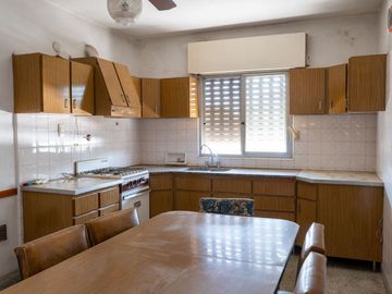 Venta 2 casas en 1 y Local. Ideal Inversión.