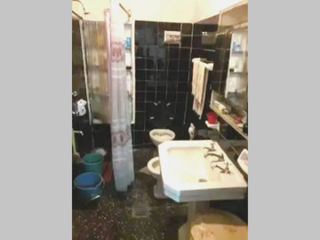 OPORTUNIDAD, A REFACCIONAR - PH en Venta en Parque Chacabuco 5 ambientes 4 dormitorios 2 baños 92 m2 contrafrente 2 plantas - Doblas 1000