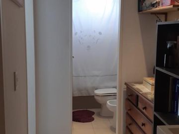 EXCELENTE PROPIEDAD EN CONDOMINIO APTO CREDITO HIPOTECARIO,  DEPARTAMENTO TRES ABIENTES DE 70 METROS CUADRADOS PRIMER PISO, COCHERA, DECK PISCINA