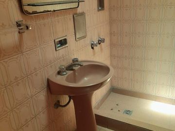 Casa de cuatro ambientes a la venta en José C Paz