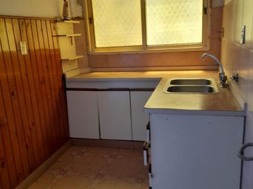 Casa de cuatro ambientes a la venta en José C Paz