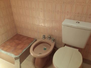 Casa de cuatro ambientes a la venta en José C Paz