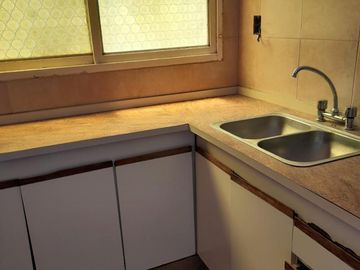 Casa de cuatro ambientes a la venta en José C Paz