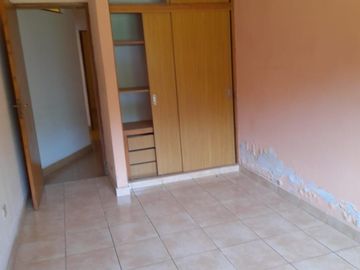 Casa de cuatro ambientes a la venta en José C Paz