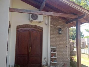 excelente oportunidad, Chalet sobre pavimento