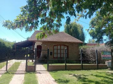 excelente oportunidad, Chalet sobre pavimento