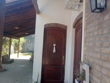 excelente oportunidad, Chalet sobre pavimento