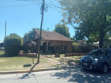 excelente oportunidad, Chalet sobre pavimento