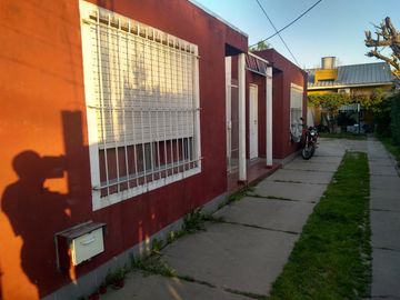 EXCELENTE CONJUNTO DE DEPARTAMENTO, TOTAL CUATRO UNIDADES TODOS ALQUILADOS