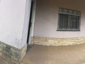 Casa en venta Paso Del Rey, Lujan 500 apto crédito bancario