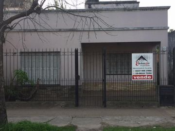 Casa en venta Paso Del Rey, Lujan 500 apto crédito bancario