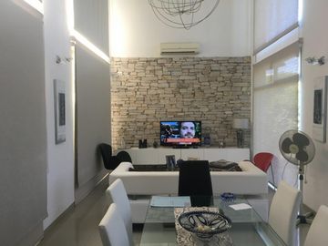 Importante casa estilo minimista fincas 2 central