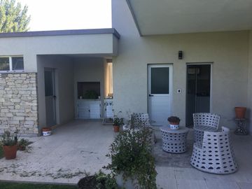 Importante casa estilo minimista fincas 2 central