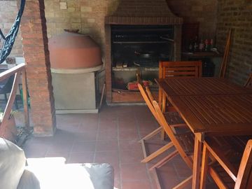 Chalet en venta de cinco ambientes en Haedo Norte