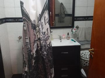 Chalet en venta de cinco ambientes en Haedo Norte
