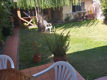 Chalet en venta de cinco ambientes en Haedo Norte