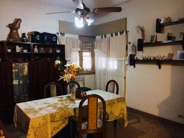 CHALET DE 3 AMBIENTES EN VENTA - MORON SUR
