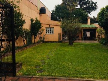 CHALET DE 3 AMBIENTES EN VENTA - MORON SUR