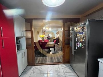 Se vende casa avenida la Tirana