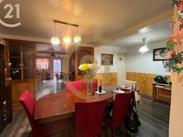 Se vende casa avenida la Tirana