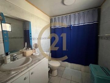 Se vende casa avenida la Tirana