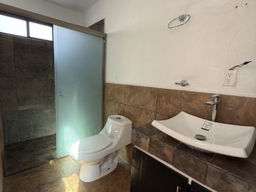 Casa en VENTA sobre Av. Villas del Monte, Fracc. Montaña Monarca en Altozano