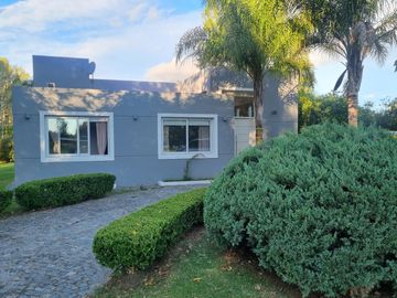 VENTA, CASA A LAGUNA, POSADA DE LOS LAGOS al 100