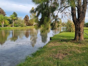 VENTA, CASA A LAGUNA, POSADA DE LOS LAGOS al 100