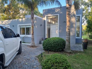 VENTA, CASA A LAGUNA, POSADA DE LOS LAGOS al 100
