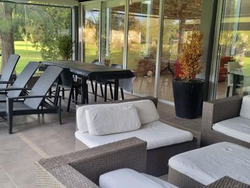 VENTA, CASA A LAGUNA, POSADA DE LOS LAGOS al 100