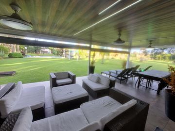 VENTA, CASA A LAGUNA, POSADA DE LOS LAGOS al 100