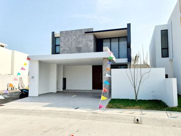 Casa en VENTA en PUNTO LOMAS
