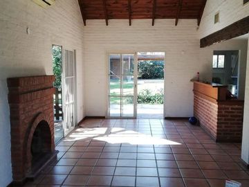 ECHEVERRIA DEL LAGO- VENTA DE CASA EN CANNING