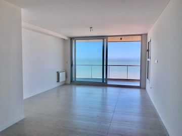 SEMIPISO FRENTE AL MAR A ESTRENAR