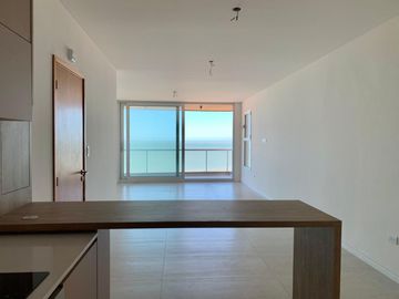 SEMIPISO FRENTE AL MAR A ESTRENAR