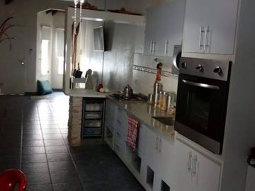 CASA PH al frente con entrada independiente
