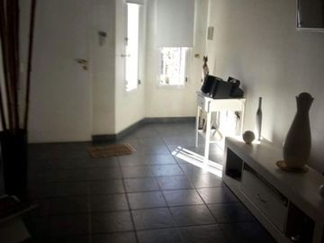CASA PH al frente con entrada independiente
