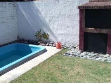 CASA PH al frente con entrada independiente